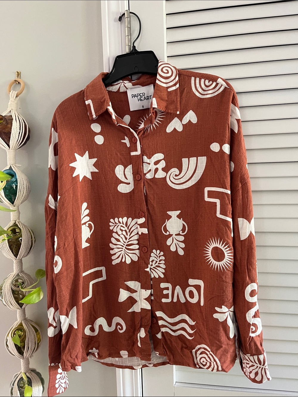 Paper Heart Women's Rust Graphic Button-Up Shirt